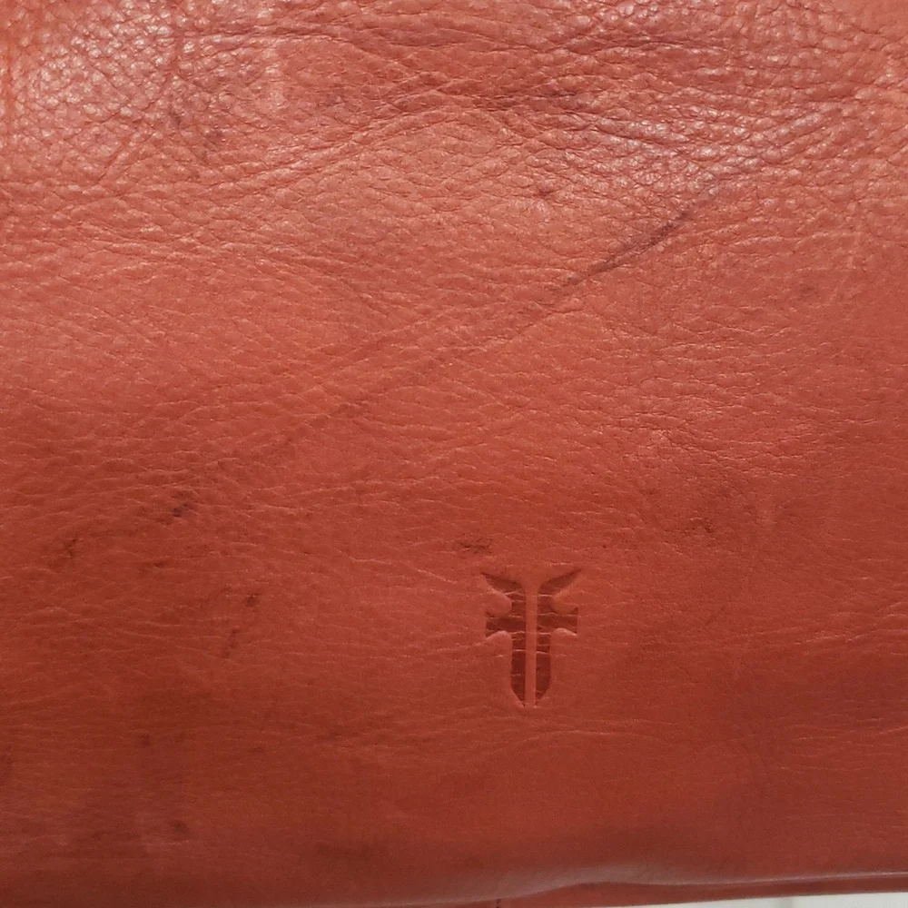 Frye Campus Rivet Hobo. Color Burnt Red. (B1).‎